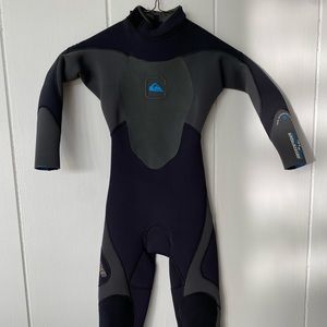 Quicksilver Boys 3/2 MM Wetsuit size 4